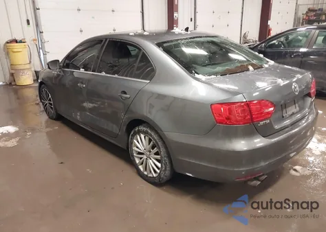 2011 Volkswagen Jetta 2.5L Sel from USA, damaged, VIN 3VWLX7AJ5BM325801